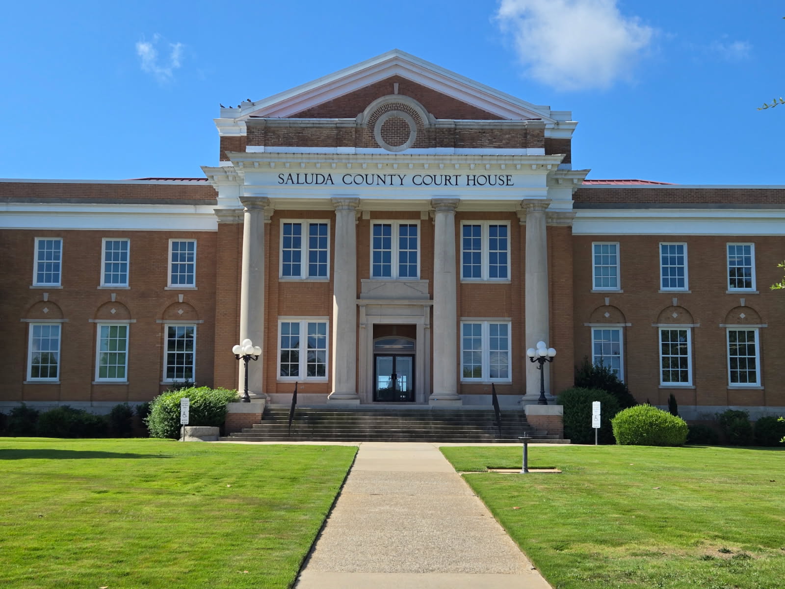 Saluda County Courthouse in Saluda, South Carolina